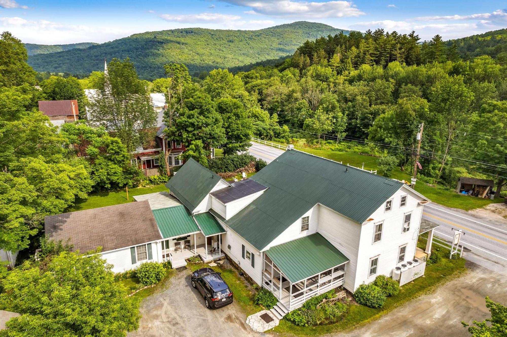 2 Queens 10 Min To Mountains Bridgewater Inn Экстерьер фото